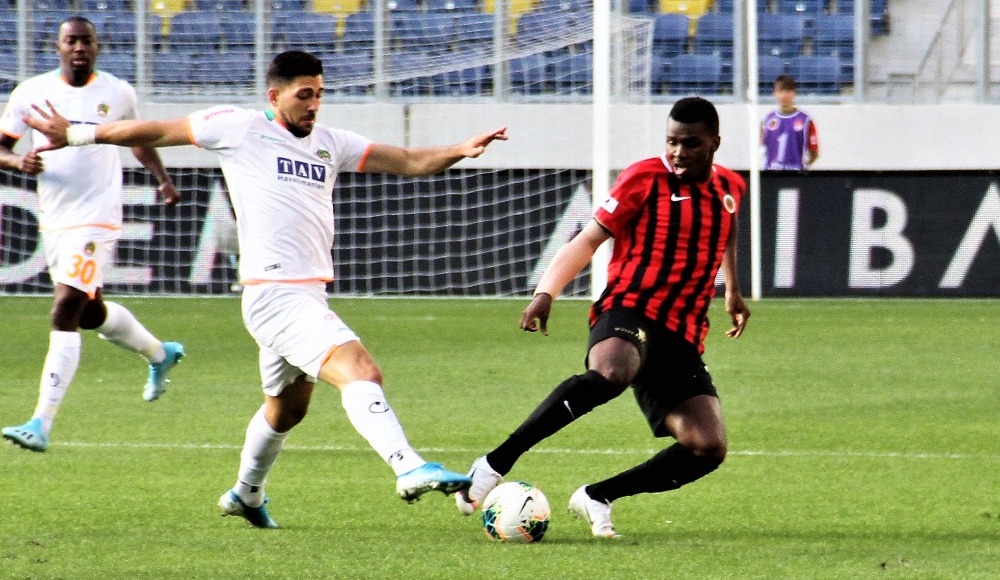 Genclerbirligi vs Alanyaspor, 17h30 ng&agrave;y 5/12: Sợ h&atilde;i&hellip; s&acirc;n nh&agrave;