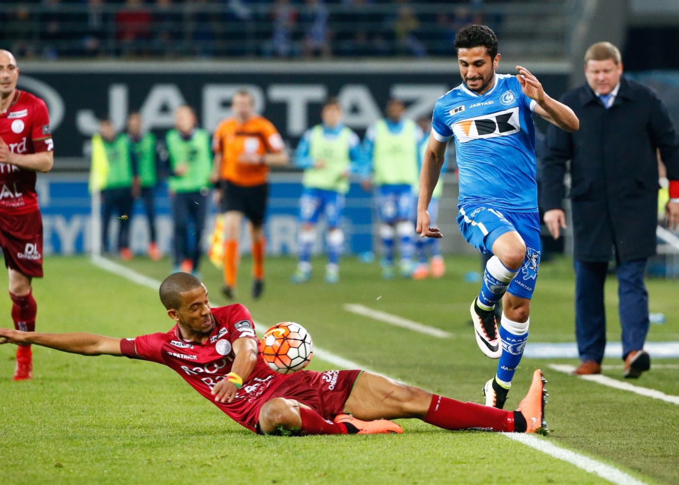 Gent vs Crvena Zvezda (00h55 27/11): Th&agrave;nh t&iacute;ch k&eacute;m cỏi