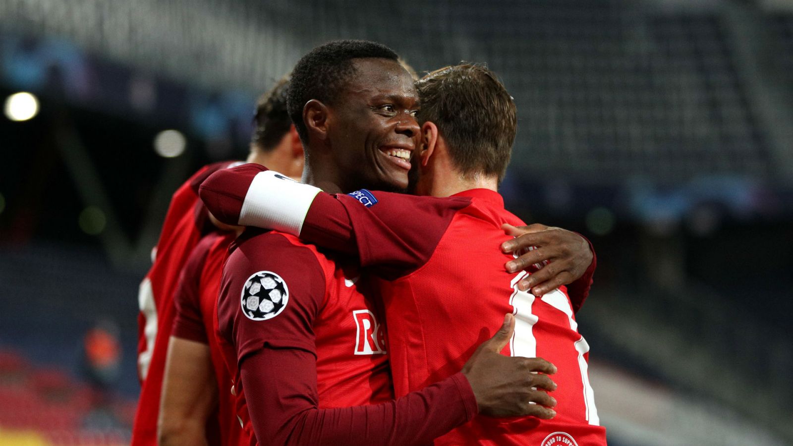 Lokomotiv vs RB Salzburg (00h55 2/12): C&ograve;n nước c&ograve;n t&aacute;t