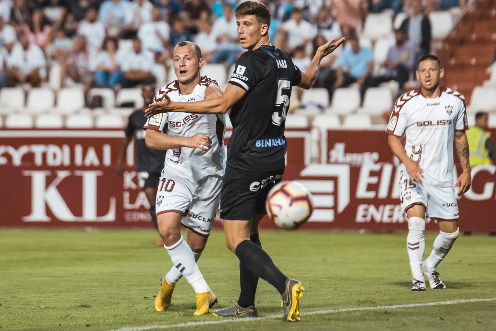 Albacete vs Malaga, 0h15 ng&agrave;y 4/1: Trở lại với mặt đất
