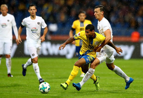 Erzgebirge Aue vs Eintr. Braunschweig, 19h30 ng&agrave;y 3/1: Nu&ocirc;i mộng top 3