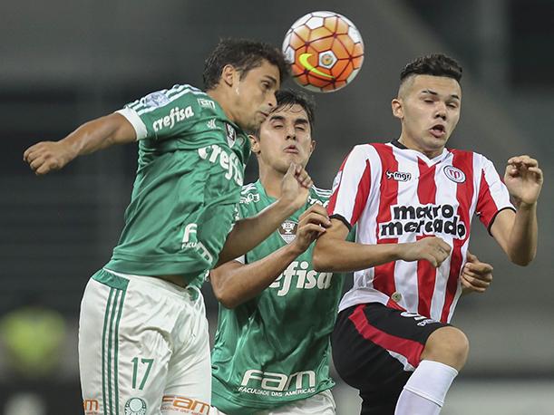 River Plate vs Palmeiras, 7h30 ng&agrave;y 6/1: D&ugrave;ng n&uacute;i ngăn s&ocirc;ng