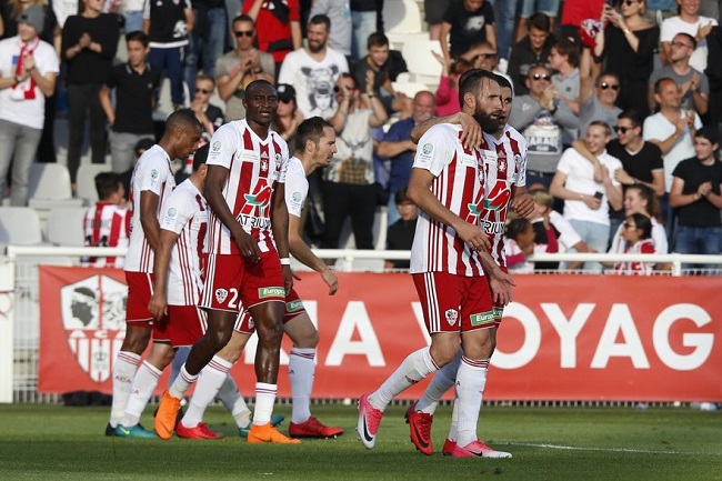 Ajaccio vs Pau, 2h00 ng&agrave;y 6/1: Đẳng cấp l&ecirc;n tiếng