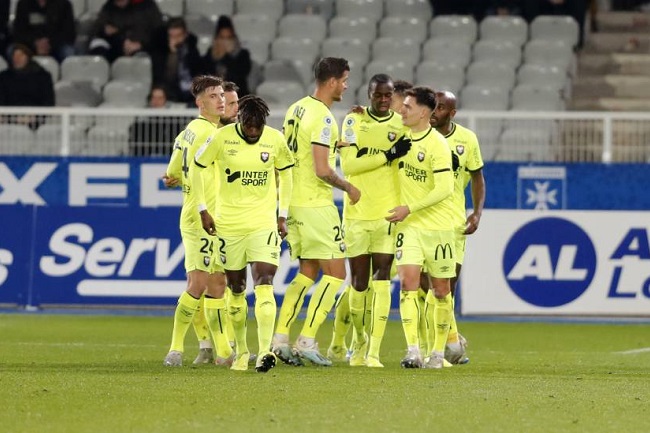Auxerre vs Caen, 2h00 ng&agrave;y 6/1: B&aacute;m s&aacute;t tốp đầu