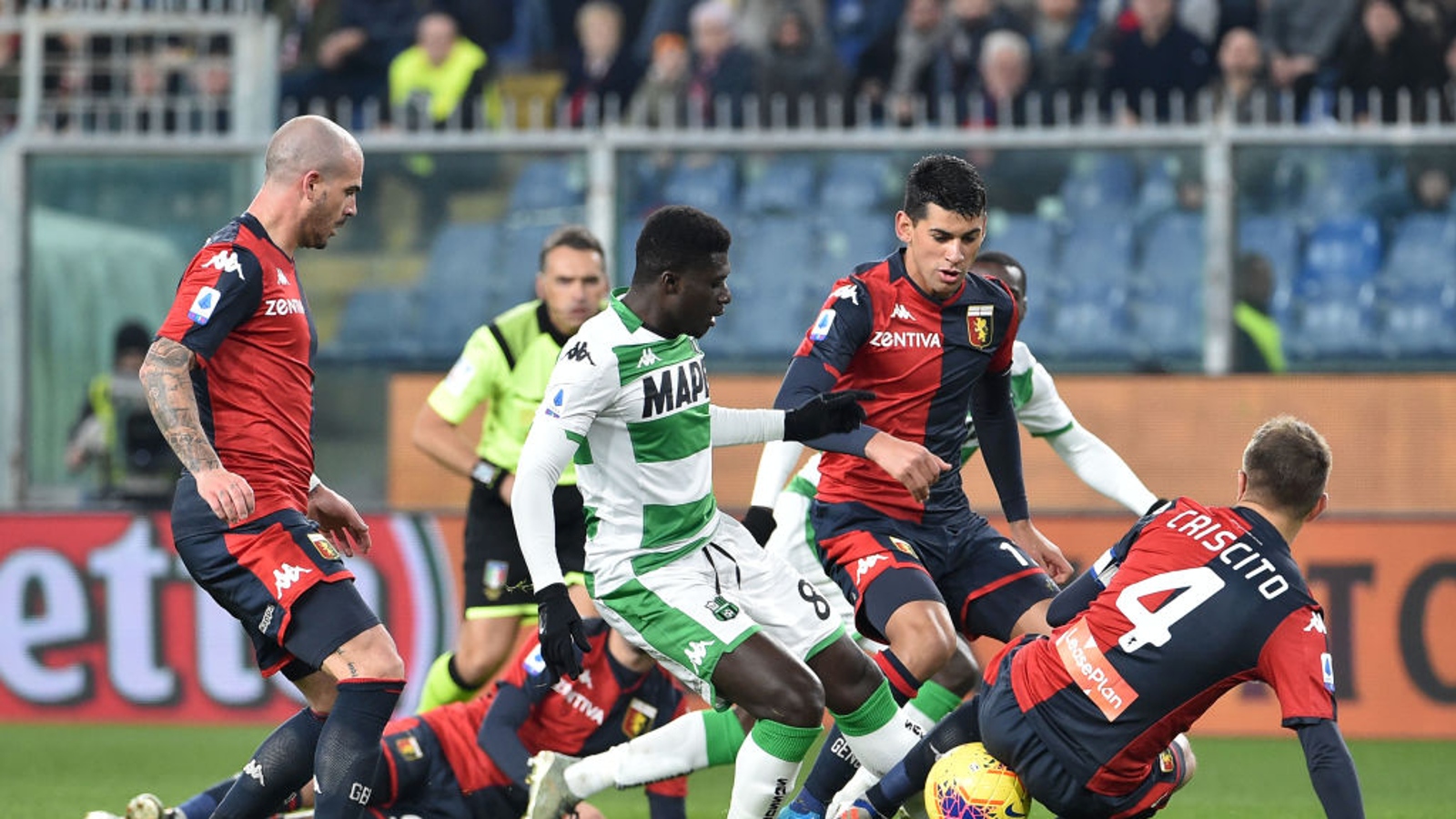Sassuolo vs Genoa (21h 6/1): Đổ b&ecirc; t&ocirc;ng