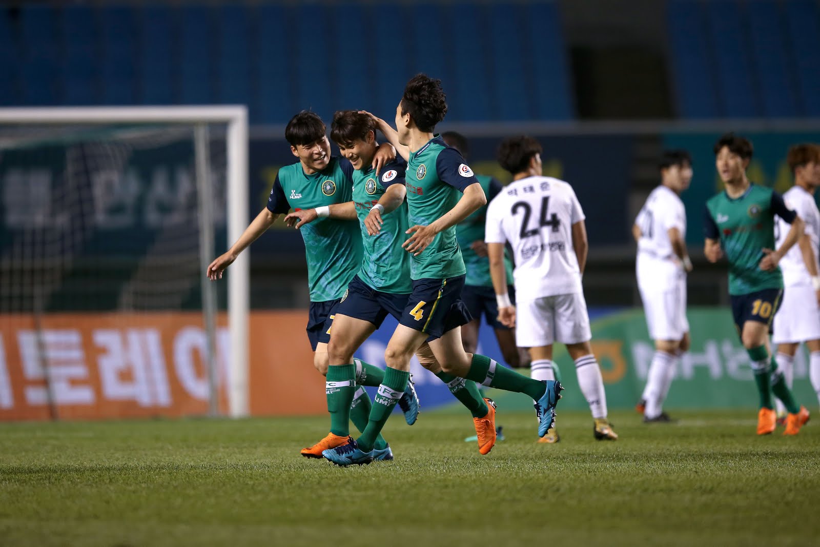 Jeju United vs Daejeon Citizen, 14h00 ng&agrave;y 23/5: Tiếp tục bay cao