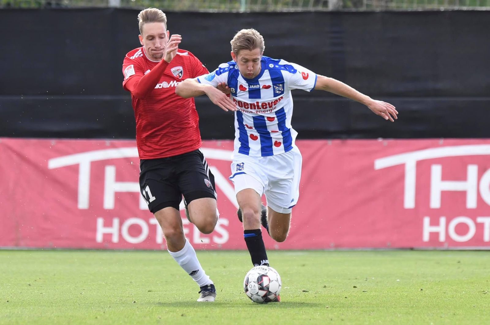 Nhận định SC Heerenveen vs AZ Alkmaar, 0h30 ng&agrave;y 26/1: Miếng mồi ngon
